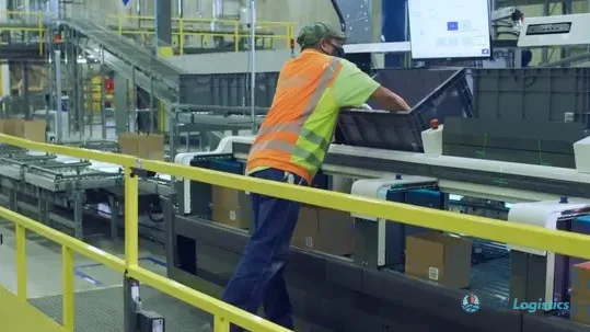 Update: Walmart to close Illinois fulfillment center