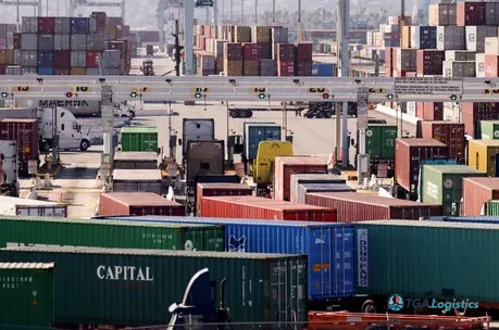 Update: Tariffs, Iran war prompt ocean shippers to scrap tradition