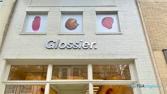 Glossier Executive Drives Inclusivity and Personal Empowerment