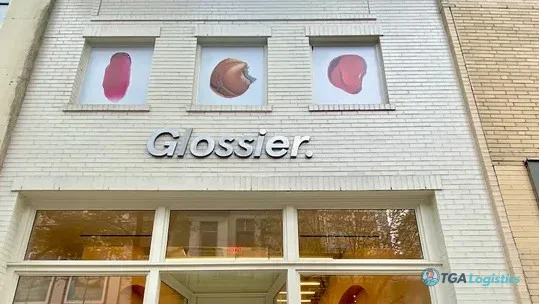 Glossier Executive Drives Inclusivity and Personal Empowerment