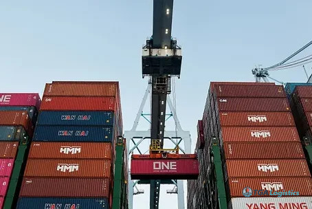 Global Shippers Pivot to Port of Los Angeles Amid Canal, Fuel Pressures